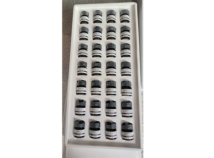 光果甘草焕肤精华液